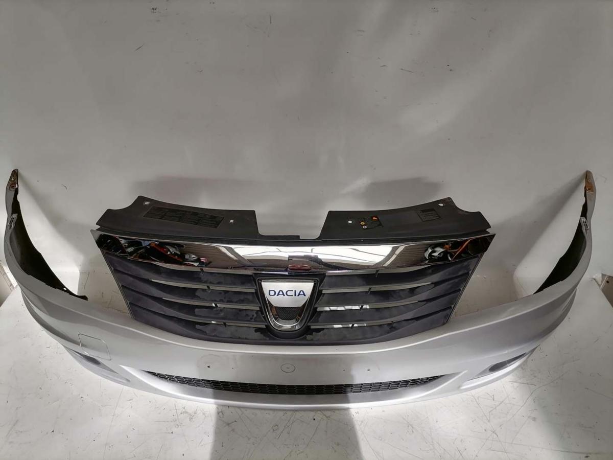 Dacia Logan MCV original Stoßstange Stossfänger vorn Silber Bj.2009 Dacia Logan MCV original Stoßstange Stossfänger vorn Silber Bj.2009